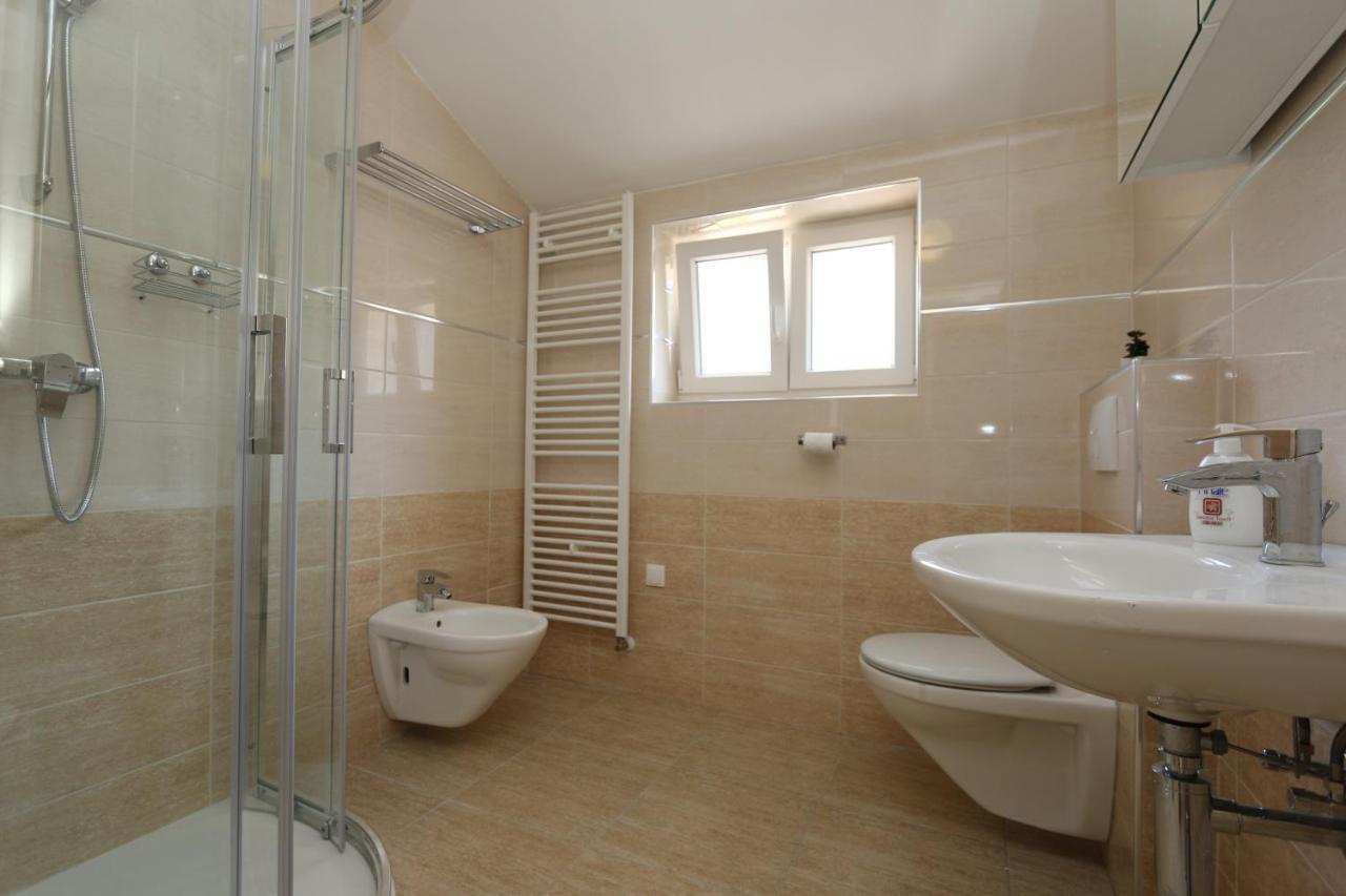 Apartments Sucic Iva I Tea Soline  Luaran gambar
